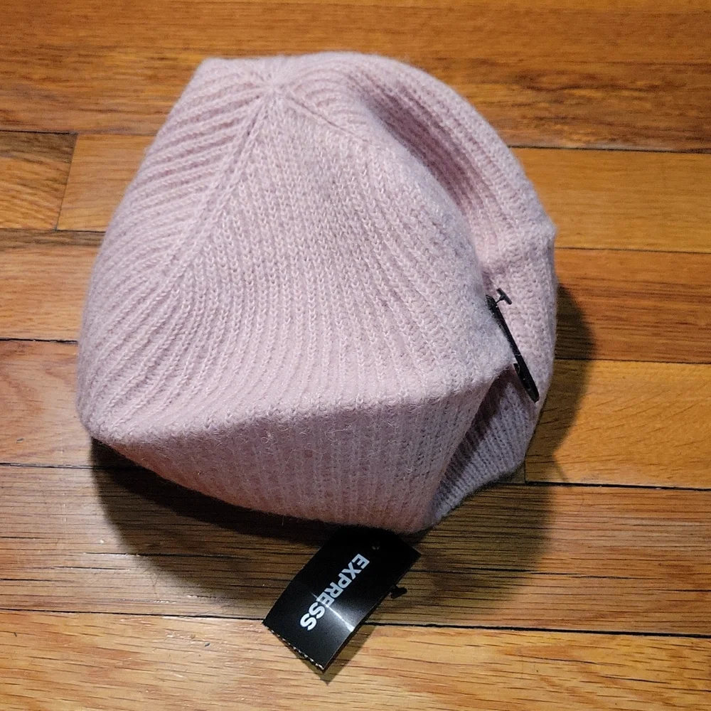 Express Cozy Ribbed Beret - Picture 4 of 6